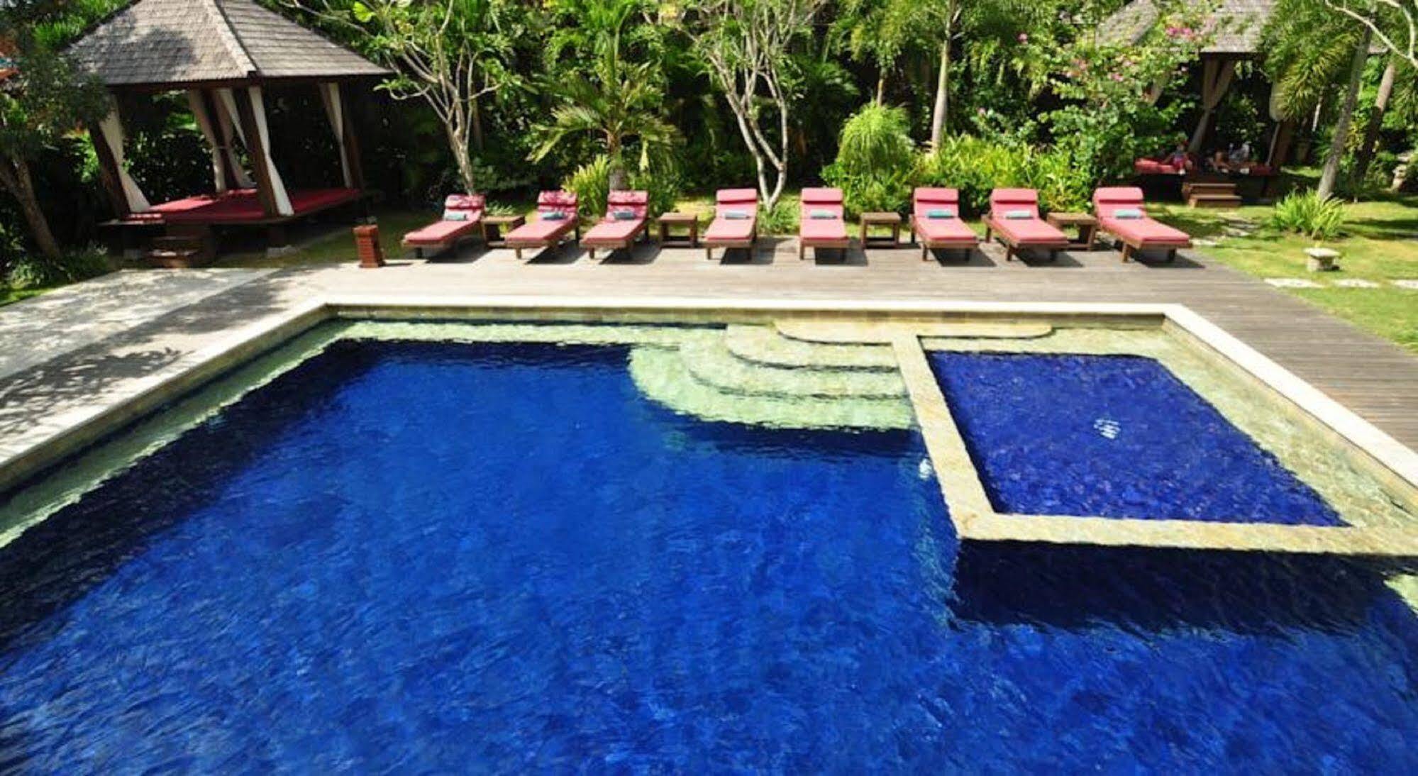 Capital O 2114 Grand Jimbaran Boutique Hotel Exterior foto